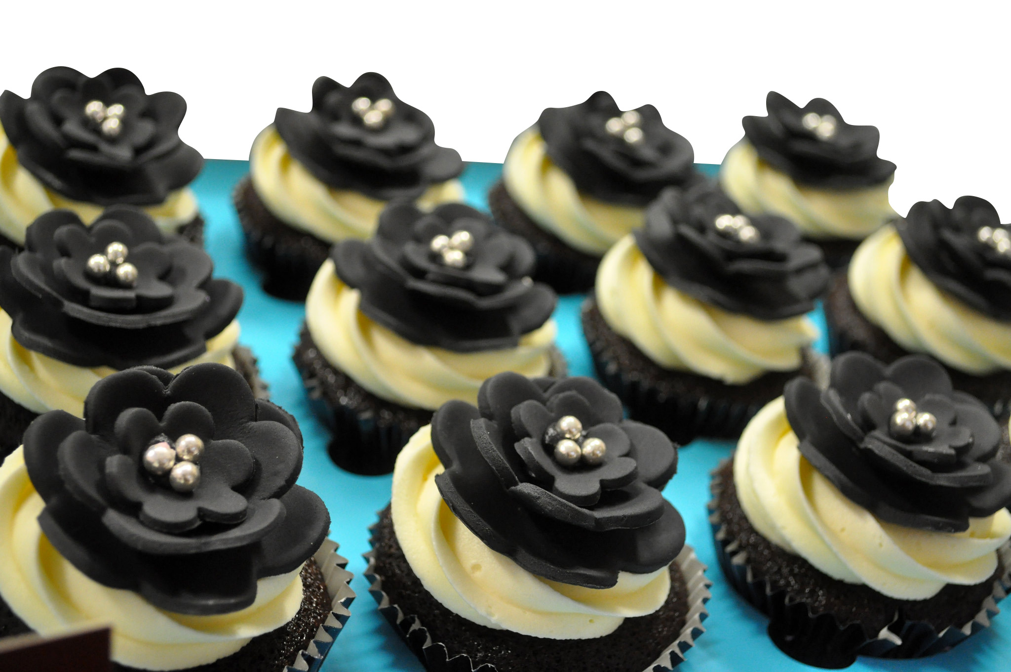 Black Flower Theme Cupcakes - Pack of 6