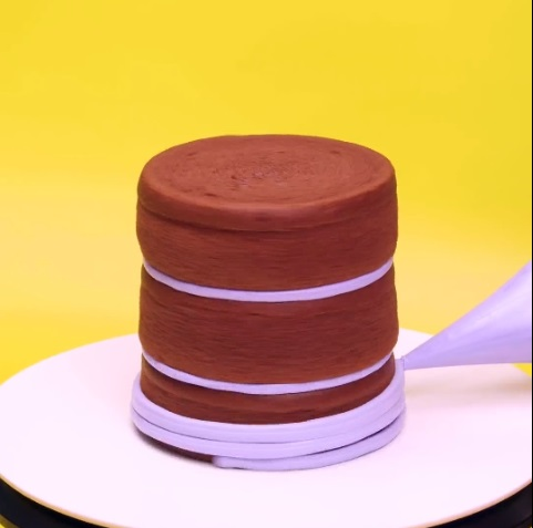 The Cream Cone Dripped - DIY Cake