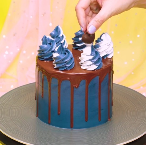  The Choco Blue Concoction - DIY Cake