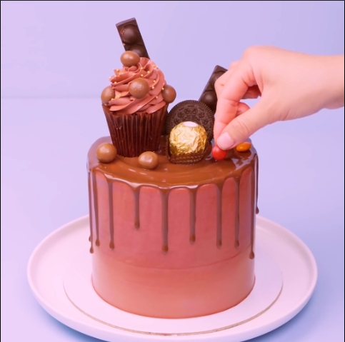 The Chocolaty Feast  - DIY Cake