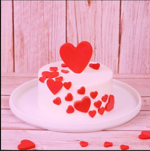  Love is in the Cake - DIY Cake