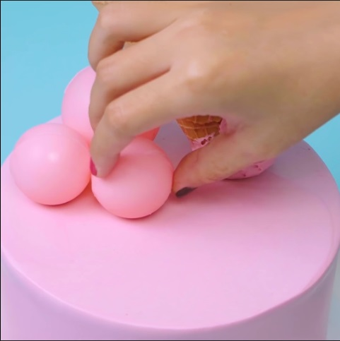 Minnie and Pink Buttons - DIY Cake