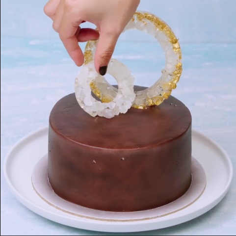  The Crystal Beauty - DIY Cake