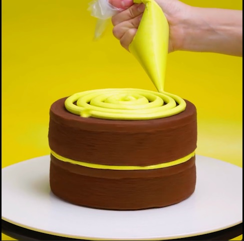 The Golden Dripped Ombré -  DIY Cake