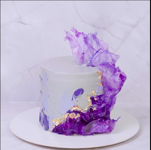 The Violet View -  DIY Cake