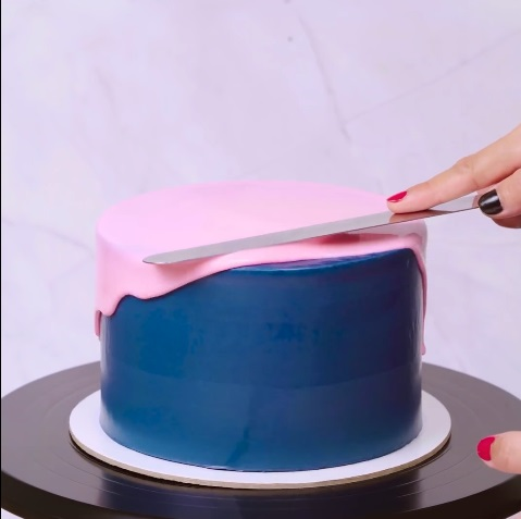 The Pink Dripped Blue Affair  -  DIY Cake