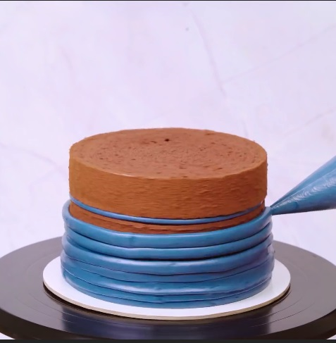 The Pink Dripped Blue Affair  -  DIY Cake