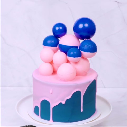 The Pink Dripped Blue Affair  -  DIY Cake