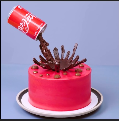  The Coca Cola Gravity - DIY Cake