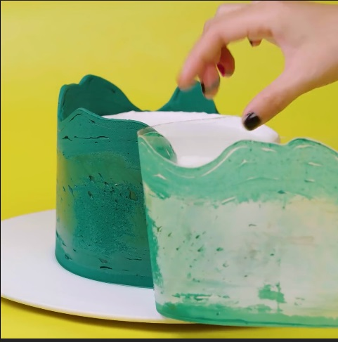 The Green Sugar Sail -  DIY Cake