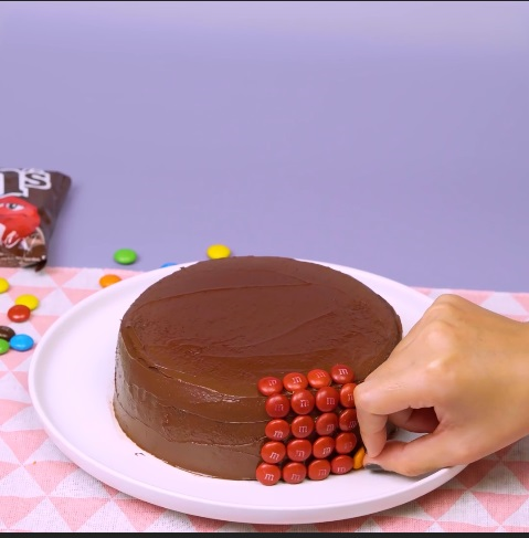  The m&m's Galore - DIY Cake
