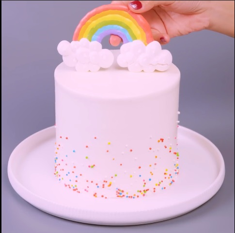  The Cloud Iridescence - DIY Cake