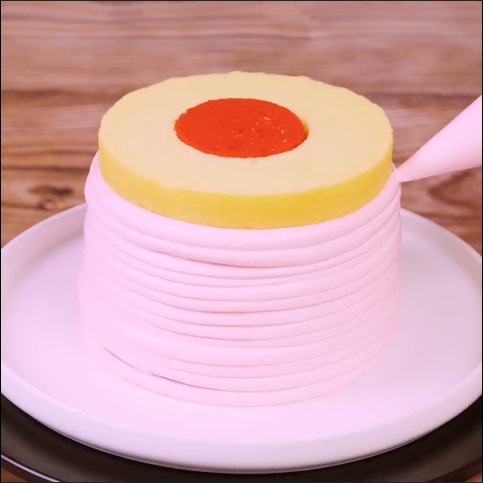  The Checkerboard Surprise - DIY Cake