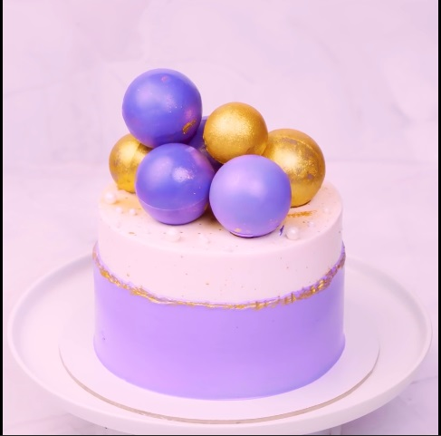 The Creamy Ball Topper  - DIY Cake