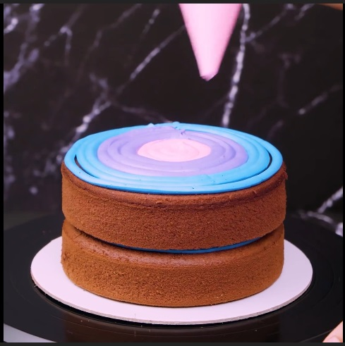 The Colored Cone Junction  - DIY Cake
