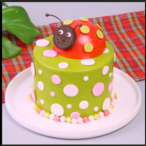 The Beetle Ground - DIY Cake