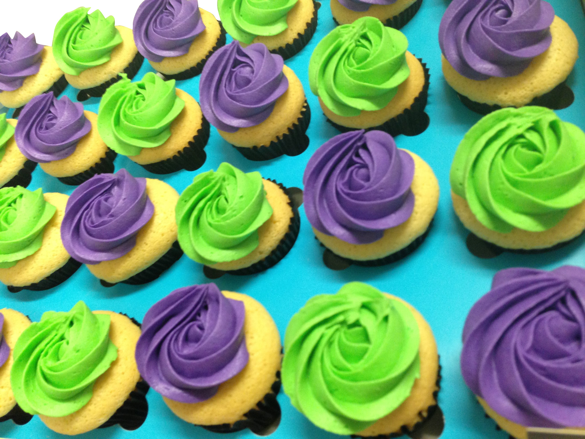Green and Purple Theme Cupcakes - Pack of 6