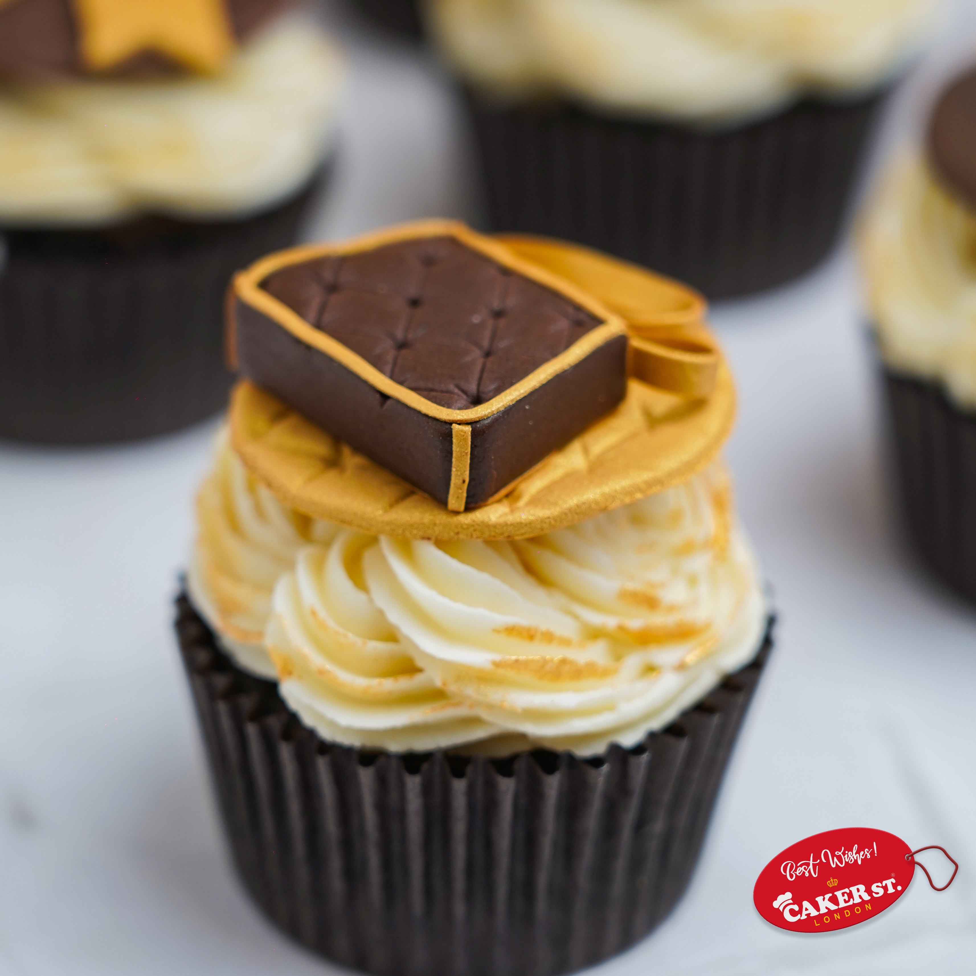 LV Fashion Elegance Cupcakes