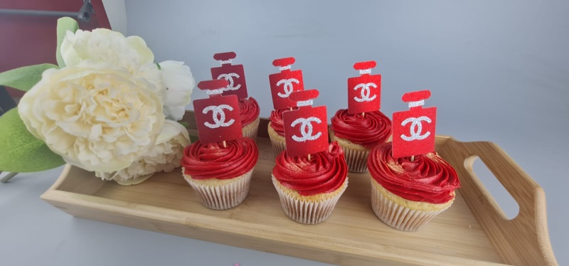 Chanel Cake & Cupcakes 