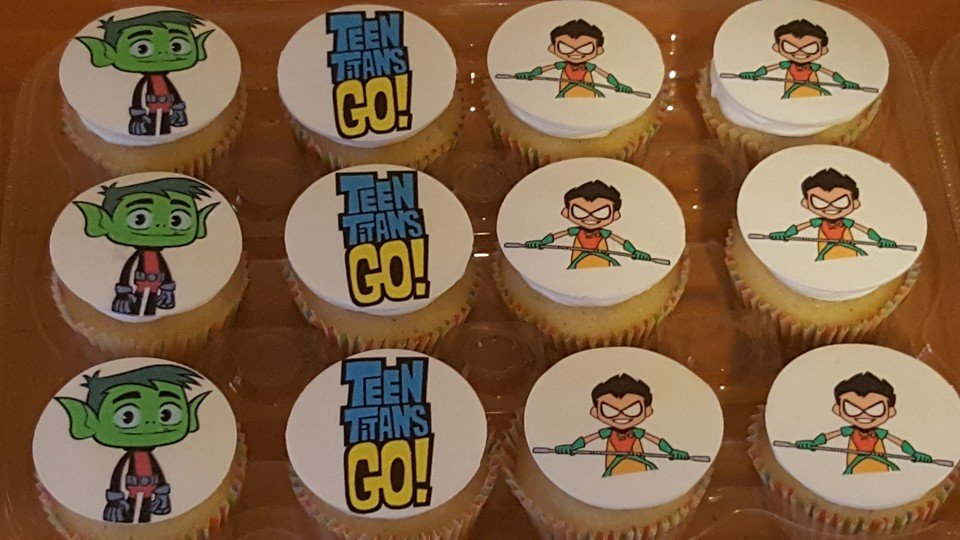 Teen Titans Cupcakes - Pack of 6