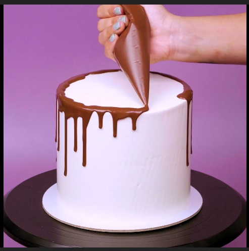 The Choco Dripped Surprise - DIY Cake