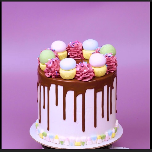 The Choco Dripped Surprise - DIY Cake