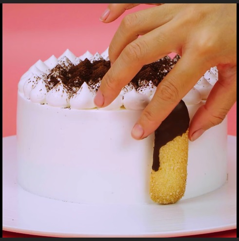 The Classic Tiramisu - DIY Cake