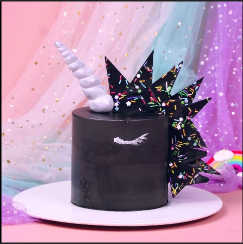 The Dark Chocolate Unicorn - DIY Cake