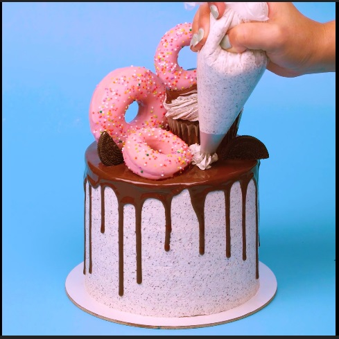 The Donut Cupcake Bond - DIY Cake