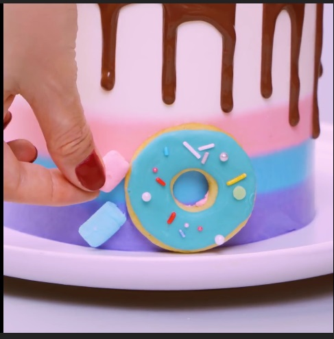 The Donut Marshmallow Bond - DIY Cake
