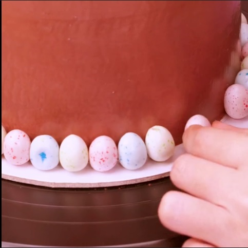 The Easter Egg Bouquet - DIY Cake