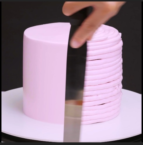 The Lolli and Macaron Junction - DIY Cake