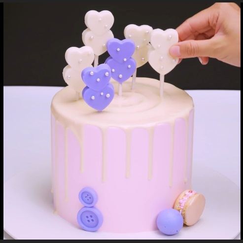 The Lolli and Macaron Junction - DIY Cake