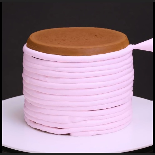 The Lolli and Macaron Junction - DIY Cake