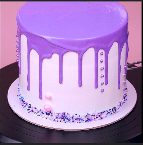 The Purple Marbled Choco Surprise - DIY Cake