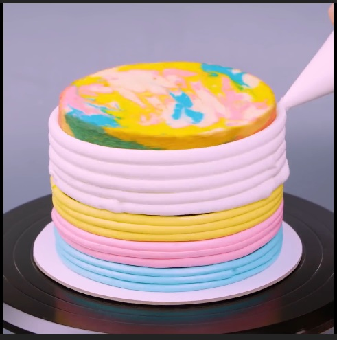 The Rainbow Marbelled Interior - DIY Cake