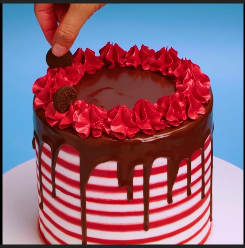 The Red Frosting Delight - DIY Cake