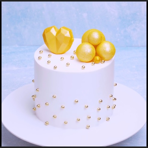 The White and Gold Ensemble - DIY Cake